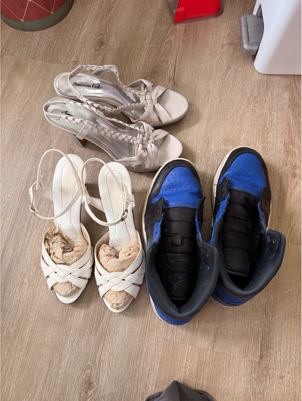 Lot of 2 Heels, 1 Shoe